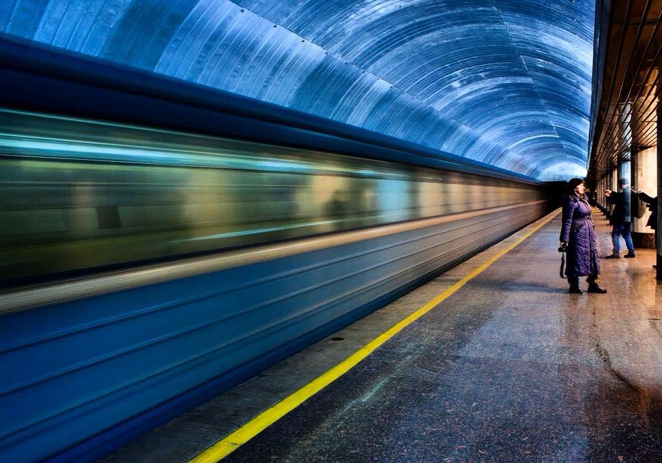 В киевском метро сломался поезд В киевском метро сломался поезд