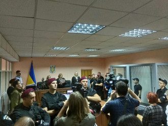 Суд над зарезавшим