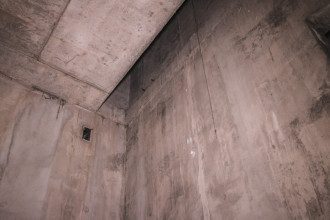 В Киеве, по предварительным данным, в недострое парень погиб в результате падения