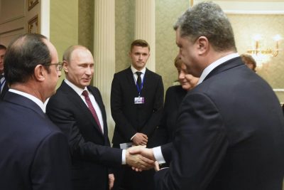 В Кремле рассказали о "жестких" переговорах Путина и Порошенко