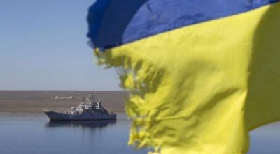 Эксперт полагает, что Украине нужно организовать сопровождение грузовых кораблей, идущих в азовские порты, военными катерами