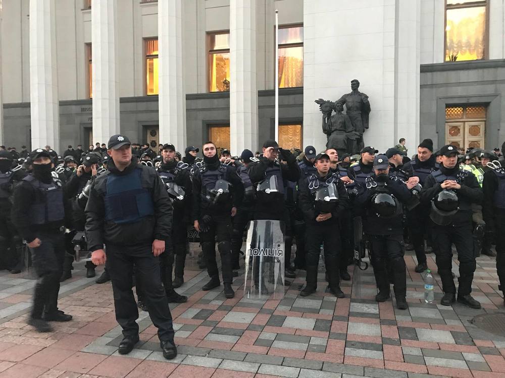 полиция, протесты возле Рады полиция, протесты возле Рады
