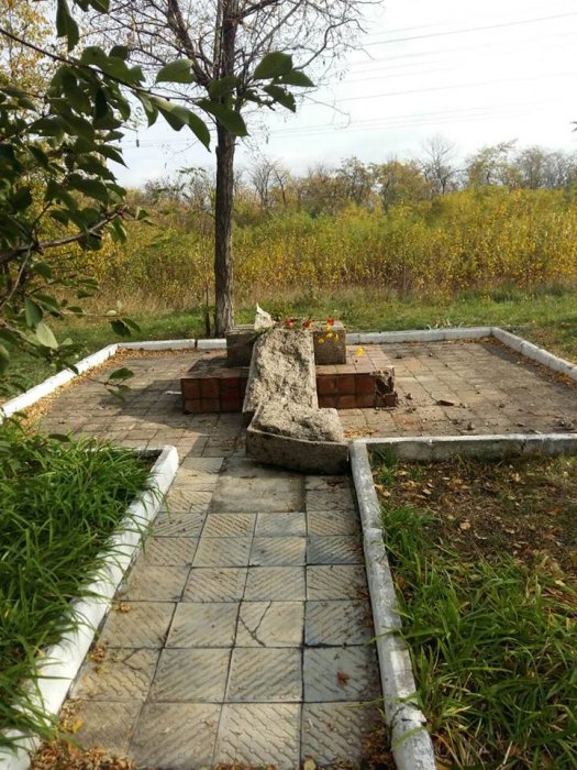 На Николаевщине разбили памятник защитнику Украины от фашистских захватчиков