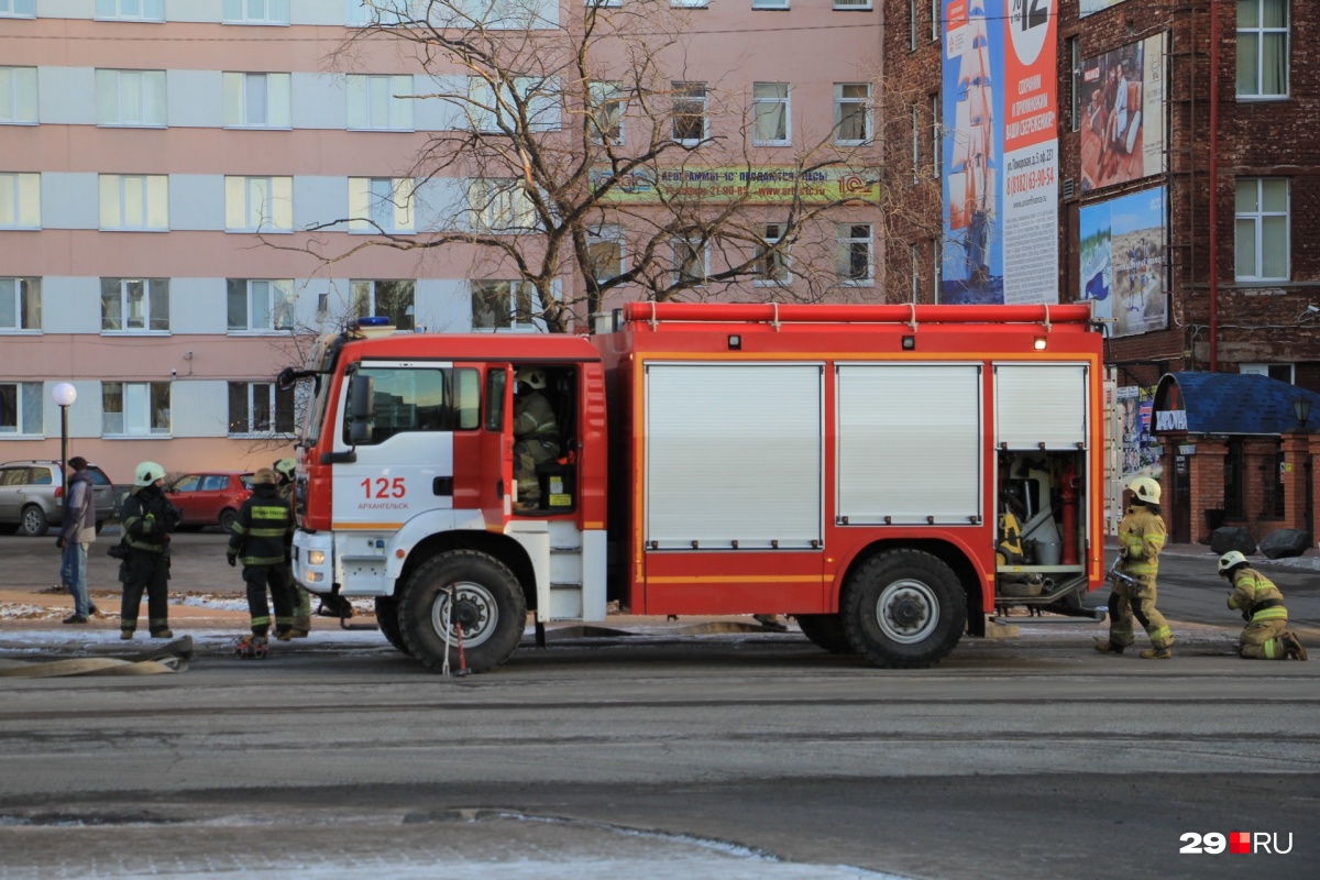 В Архангельске в результате взрыва у ФСБ пострадали три человека