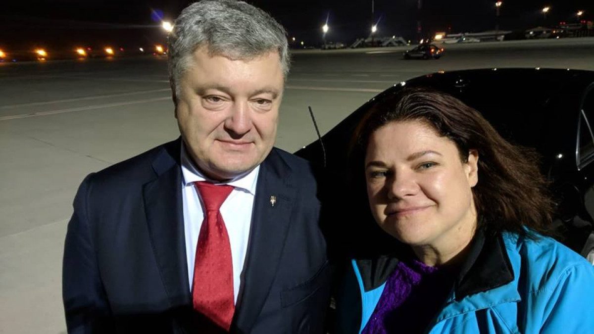 Блогер Анна Оскомина удалила свой аккаунт после текста о Порошенко