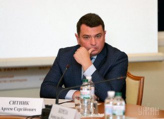 Директор НАБУ намекнул, что к размещению рекламы с его портретом в метро Киева причастен Сергей Березенко Директор НАБУ намекнул, что к размещению рекламы с его портретом в метро Киева причастен Сергей Березенко