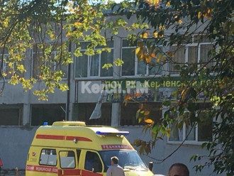 Директор колледже в Керчи сообщила, что учебном заведении взорвали холл, а потом расстреливали людей Директор колледже в Керчи сообщила, что учебном заведении взорвали холл, а потом расстреливали людей