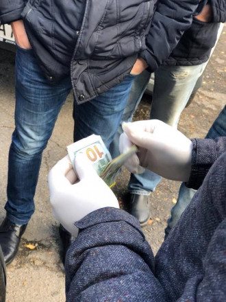 Экологи требовали крупную сумму в долларах