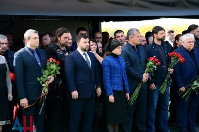 "Взбились сливки русского мира": В Сеть выложили фото с "сороковин" по убитому главарю "ДНР" Захарченко