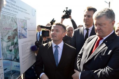 Порошенко похвастался премьеру Болгарии "позаимствованным" у России проектом моста