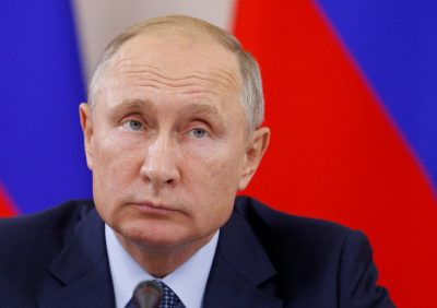 Эксперт полагает, что Владимир Путин в своем окружении исполняет роль "верховного арбитра"