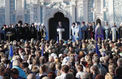 Выступление Порошенко на Софийской площаде / Reuters