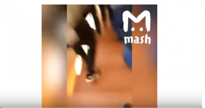 Дети в панике бежали по лестнице под звуки выстрелов / Фото: скриншот из видео