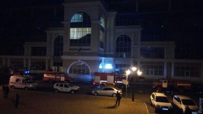 Очевидцы слышали взрывы: на стадионе "Черноморец" в Одессе вспыхнул пожар