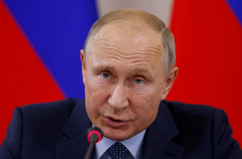 Кукушка или петух: как Путин опозорился на публике
