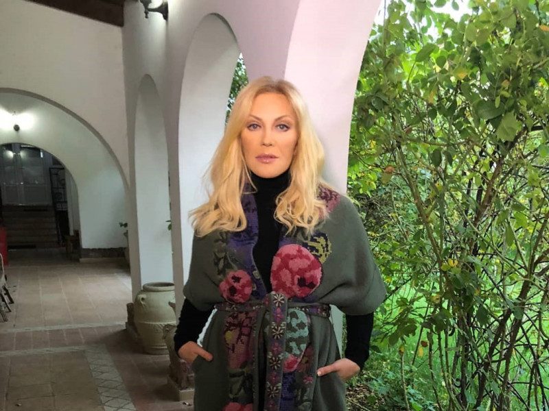 "Шоубиз в изгнании слетается назад": подругу Януковича Таисию Повалий заметили в Киеве