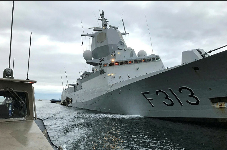 Полузатонувший фрегат норвежских ВМС Полузатонувший фрегат норвежских ВМС
