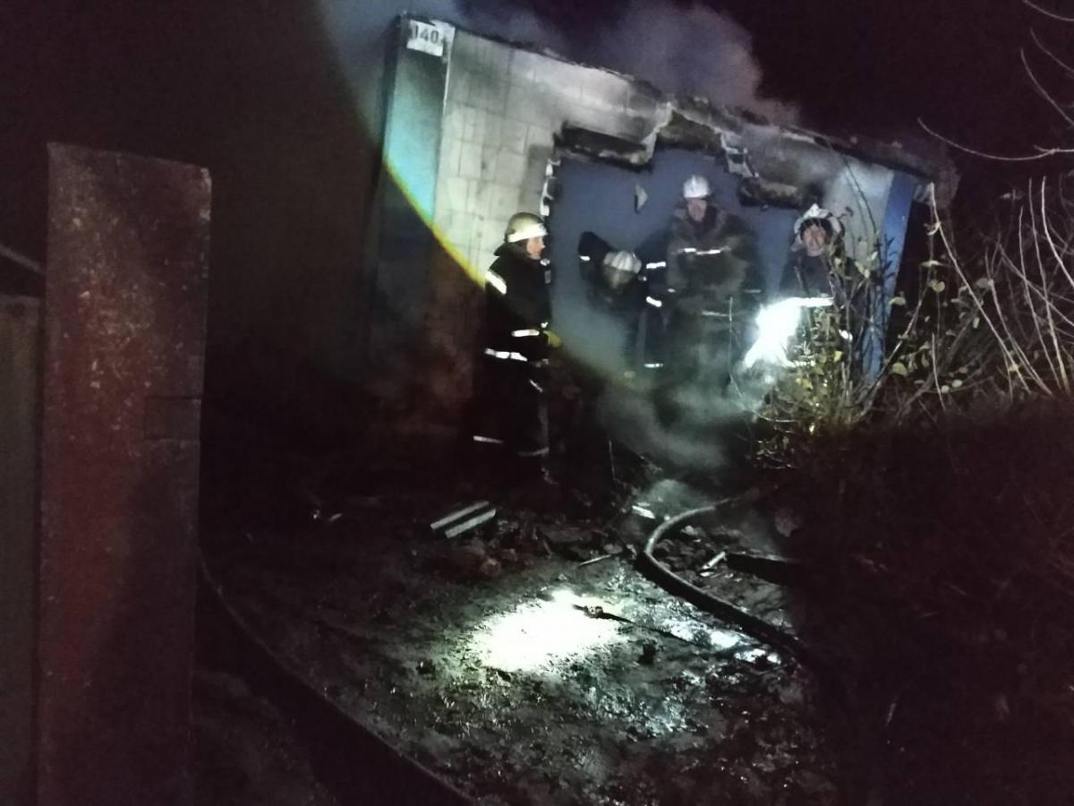 На Запорожье в результате пожара погибли трое детей На Запорожье в результате пожара погибли трое детей
