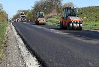 Коронавірус в Україні - навіщо влада спустила COVID-кошти на дороги Коронавірус в Україні - навіщо влада спустила COVID-кошти на дороги