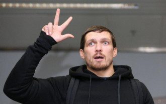 Александр Усик вернулся в Украину и дал пресс-конференцию