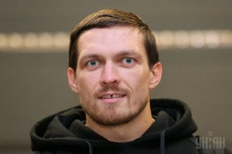 Александр Усик вернулся в Украину и дал пресс-конференцию