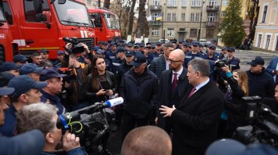 Яценюк и Аваков представили программу соцобеспечения работников Нацполиции и ГСЧС