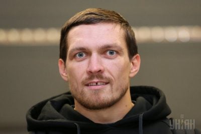 Александр Усик вернулся в Украину и дал пресс-конференцию