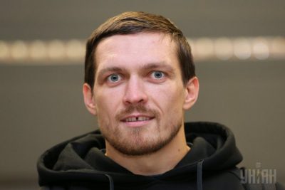 Александр Усик вернулся в Украину и дал пресс-конференцию