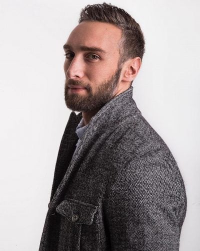 Экс-холостяк сделал предложение своей девушке, на 17 лет моложе него