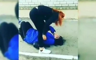 "Девушка-бандитка": в Запорожье учащаяся ПТУ жестоко избила сверстницу