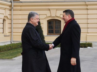 Петр Порошенко и Раймондс Вейонис / Twitter С.Цеголко Петр Порошенко и Раймондс Вейонис / Twitter С.Цеголко