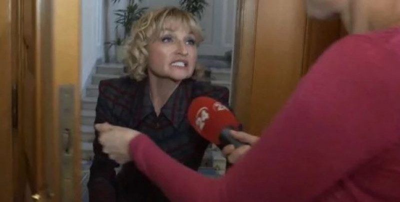 Ирина Луценко в Раде оттолкнула беременную журналистку из-за неприятного вопроса: опубликовано видео