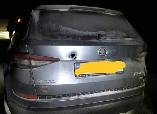 Выстрелы из обреза: под Киевом обстреляли авто с мэром города