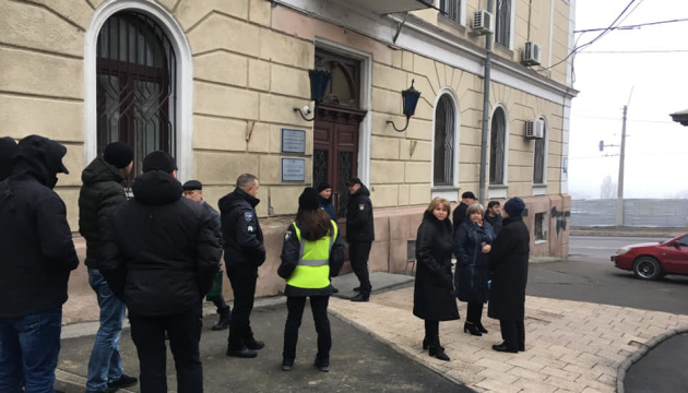 Захваченное здание / Очевидцы Захваченное здание / Очевидцы