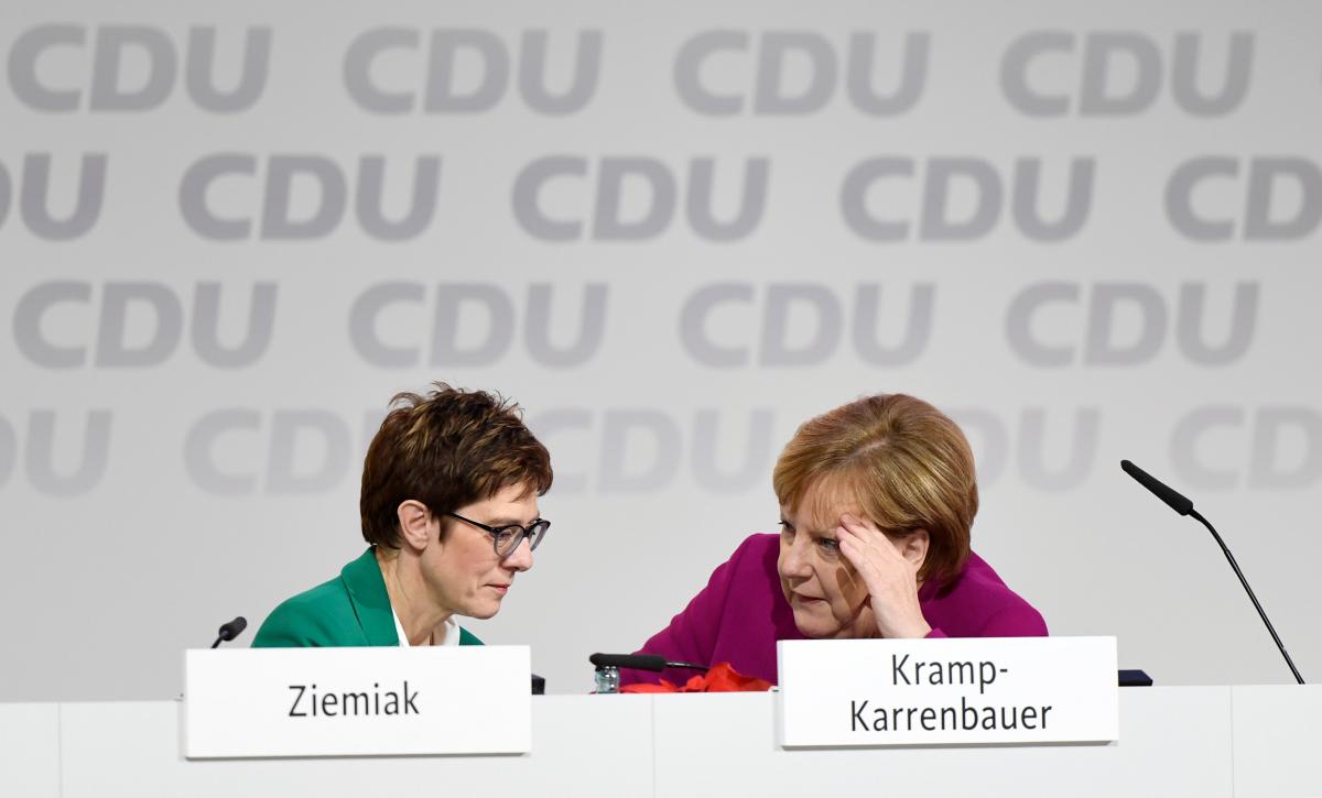 Аннегрет Крамп-Карренбауэр с Ангелой Меркель