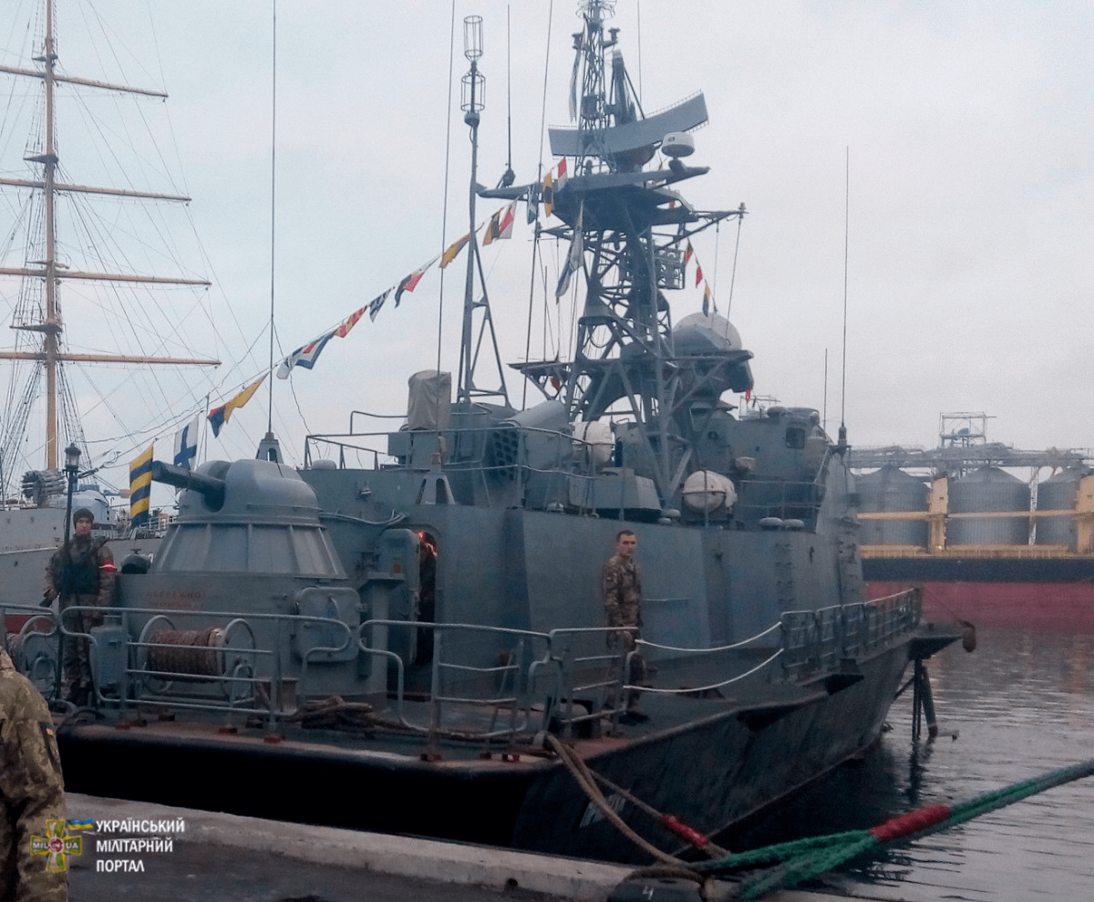 С единственного ракетного катера ВМС Украины сняли пусковые установки