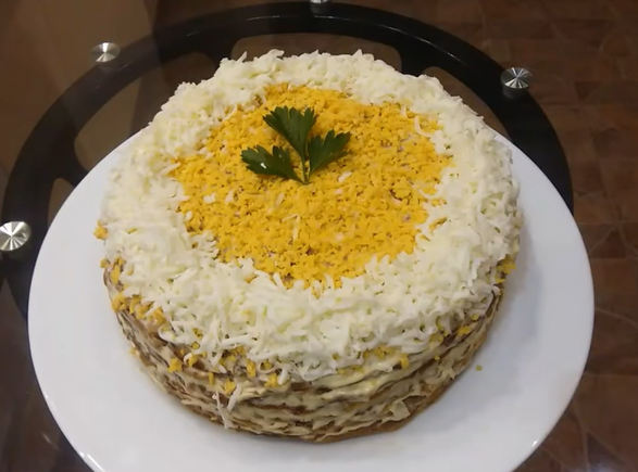 Опубликованы отборные рецепты отличной закуски на Новый год-2019 — печеночного торта Опубликованы отборные рецепты отличной закуски на Новый год-2019 — печеночного торта