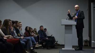 Яценюк назвал пять основных вызовов для Украины в 2019 году Яценюк назвал пять основных вызовов для Украины в 2019 году