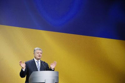 Серьезный удар по Порошенко: политолог прокомментировал скандал вокруг украинской "оборонки"