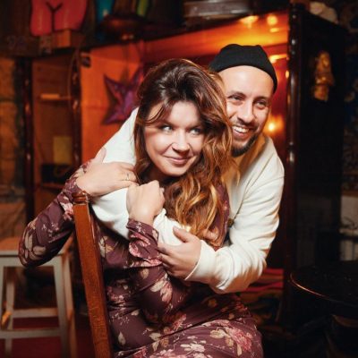 "Глаза цвета молодость": Монатик показал необычное фото жены