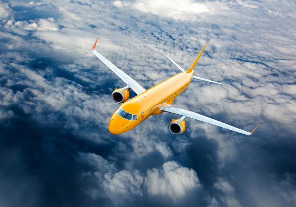 На рейсы SkyUp наложен запрет – что теперь будет с туристами