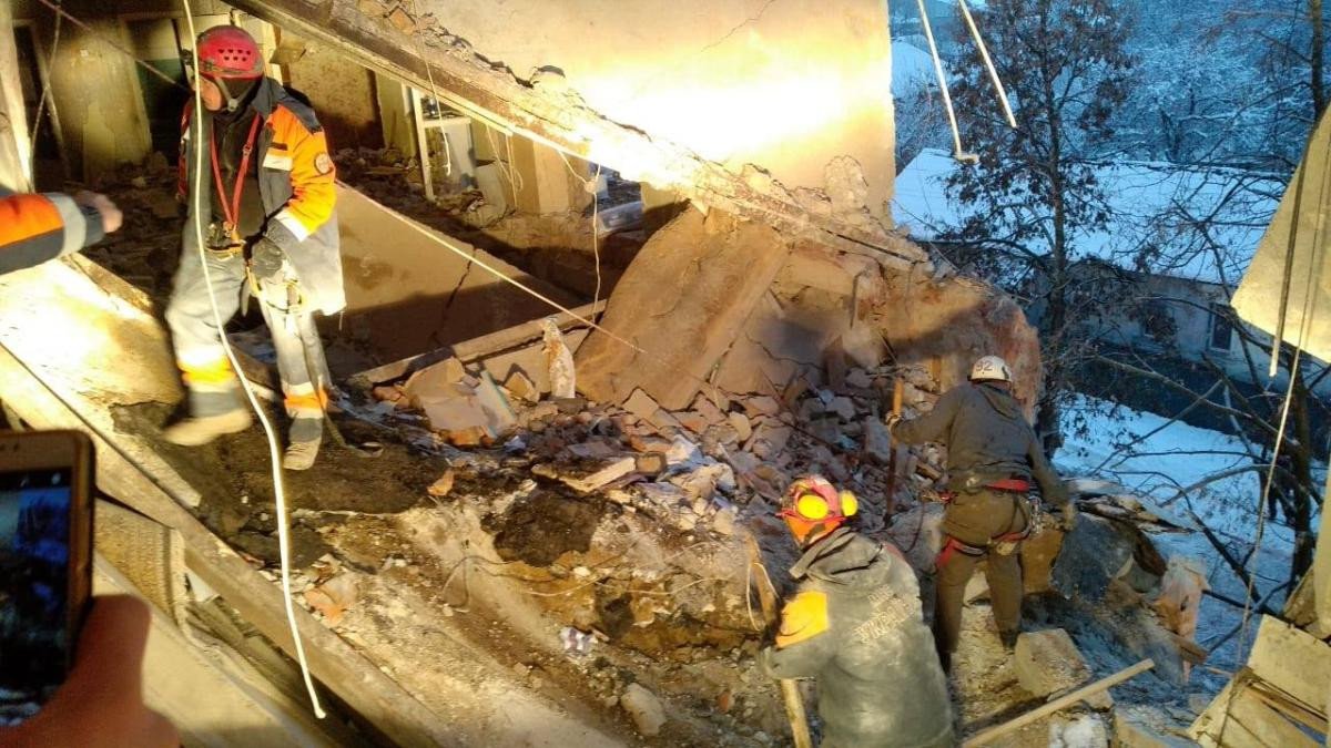 В Фастове в пятиэтажке могли взорваться боеприпасы В Фастове в пятиэтажке могли взорваться боеприпасы