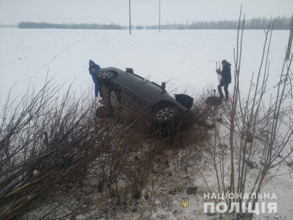 На Николаевщине столкнулись две легковушки, восемь жертв