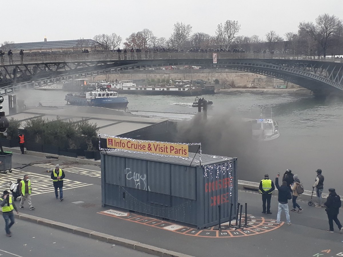 Новые протесты "желтых жилетов"