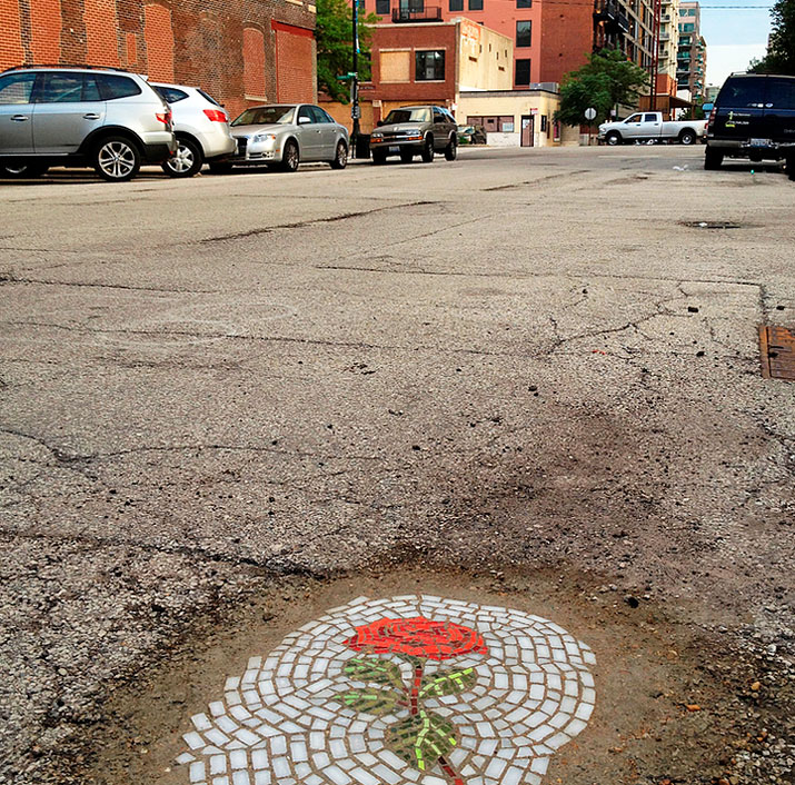 Ямы на дорогах из мозаики Ямы на дорогах из мозаики