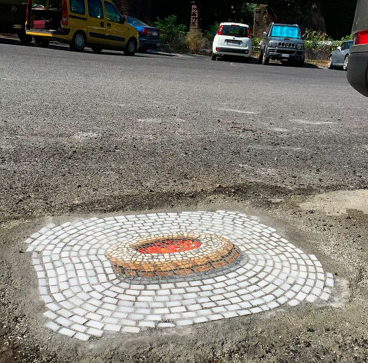 Ямы на дорогах из мозаики Ямы на дорогах из мозаики