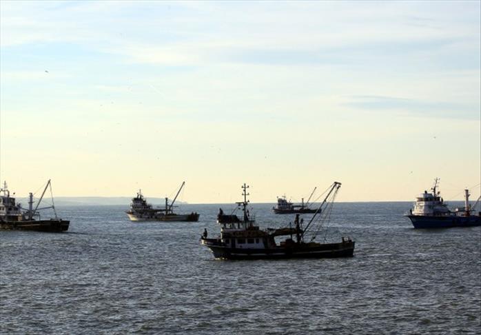 У берегов Турции ищут обломки затонувшего судна