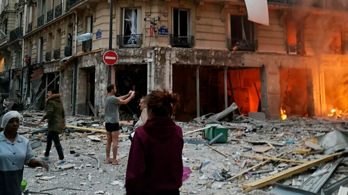 Мощный взрыв в Париже