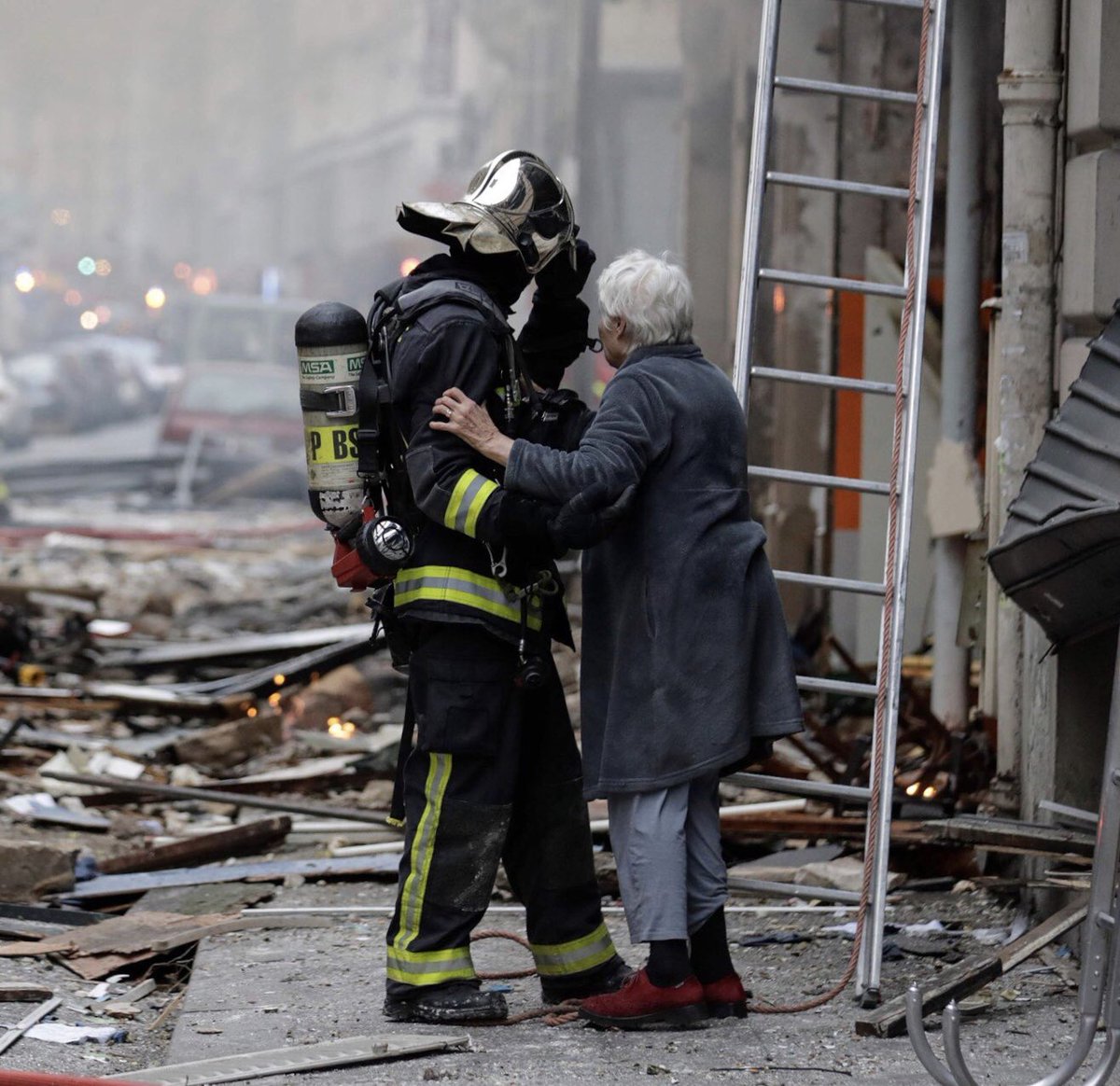 Взрыв в центре Парижа