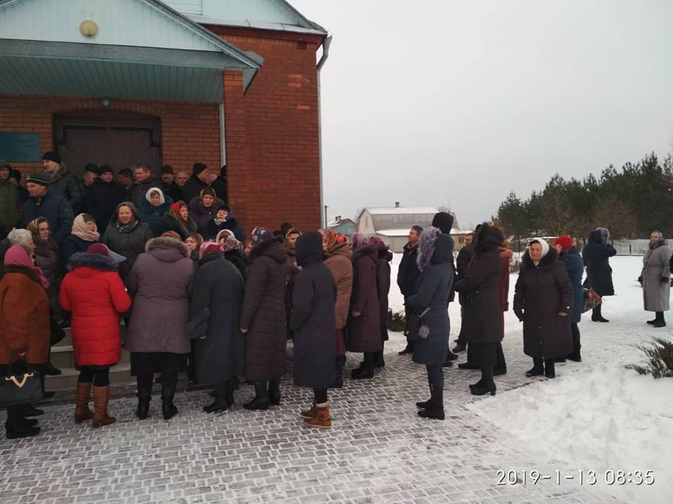 На Волыни из храма выгнали священников УПЦ МП